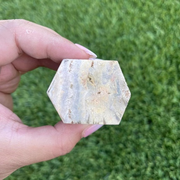 Mini Banded Calcite Tower - Picture 8 of 10